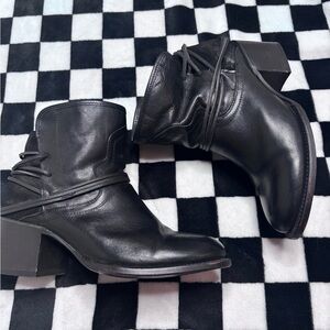Free Bird Casey Black Leather Leather Ankle Boots